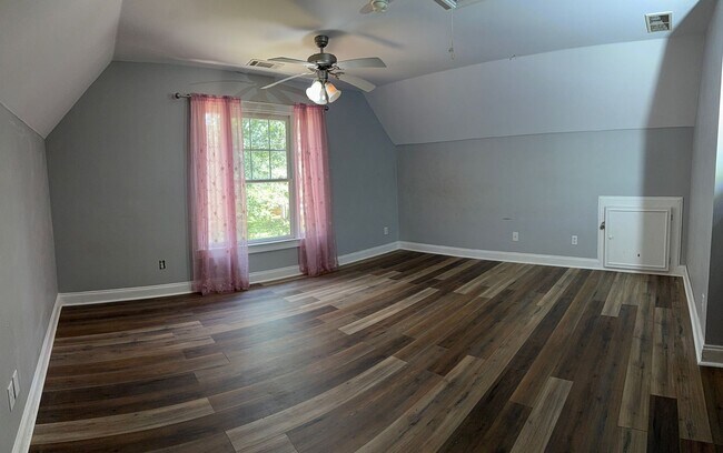 Building Photo - 4 BED/2 BATH PRIVATE DECATUR ESTATE FOR LE...