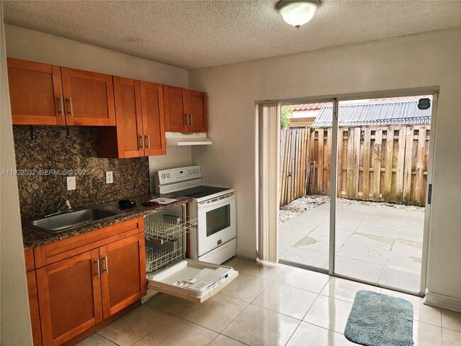 Primary Photo - 562 NW 82nd Pl