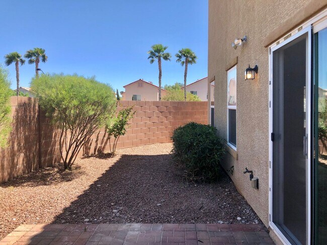 Building Photo - Beautiful  3Bed/3Bath home with a Loft nes...