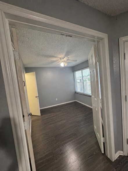 Building Photo - 1704 Baird Farm Cir