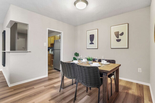 Building Photo - 1201 S Bell St