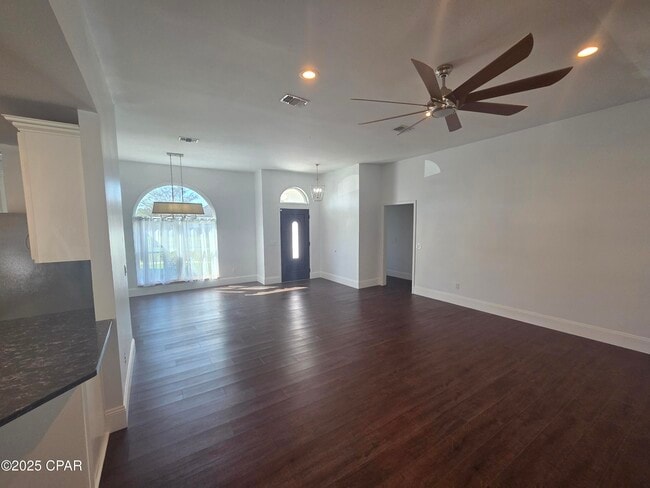 Building Photo - 1303 Sutherland Ct