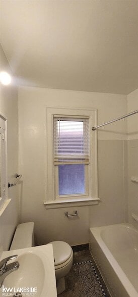 Building Photo - 914 Beaconsfield Ave