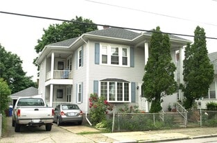 Building Photo - 117 Robinson Ave