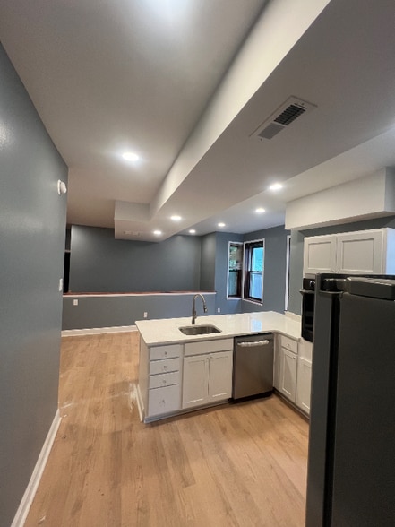 Building Photo - 809 N Harrison St