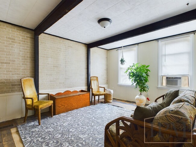 Primary Photo - Coming Soon- Charming 2 Bedroom Home with ...