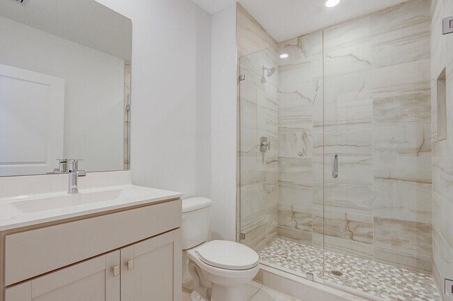 Building Photo - 7141 SE Park Dr