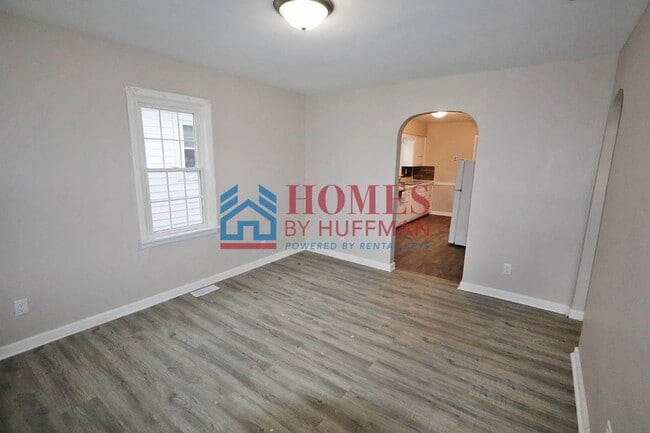 Building Photo - Two Bedroom House | Now Available