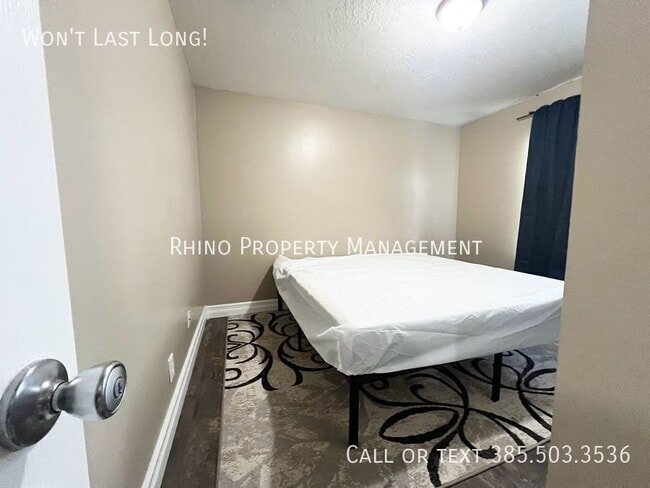 Building Photo - 5658 S Vlg Cir