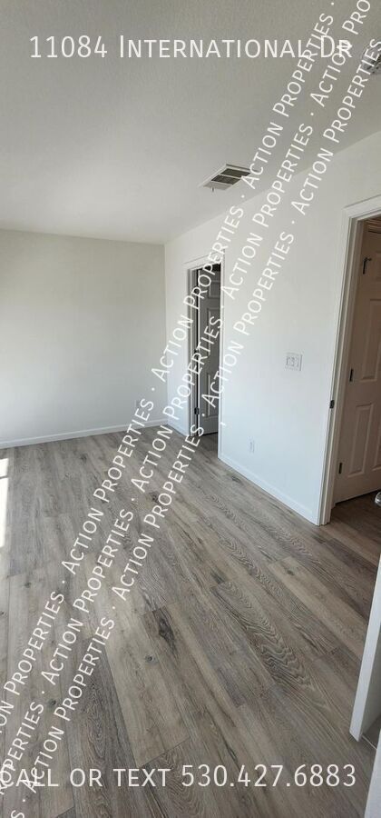 Building Photo - 11084 International Dr