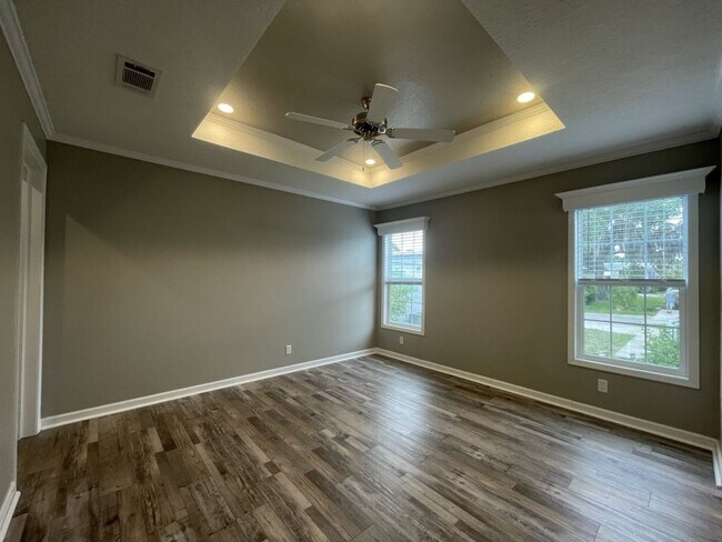 Building Photo - 36126 Plum Ave