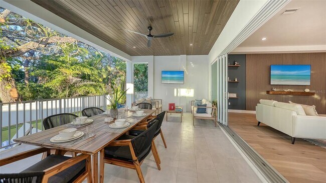Building Photo - 1537 Siesta Dr