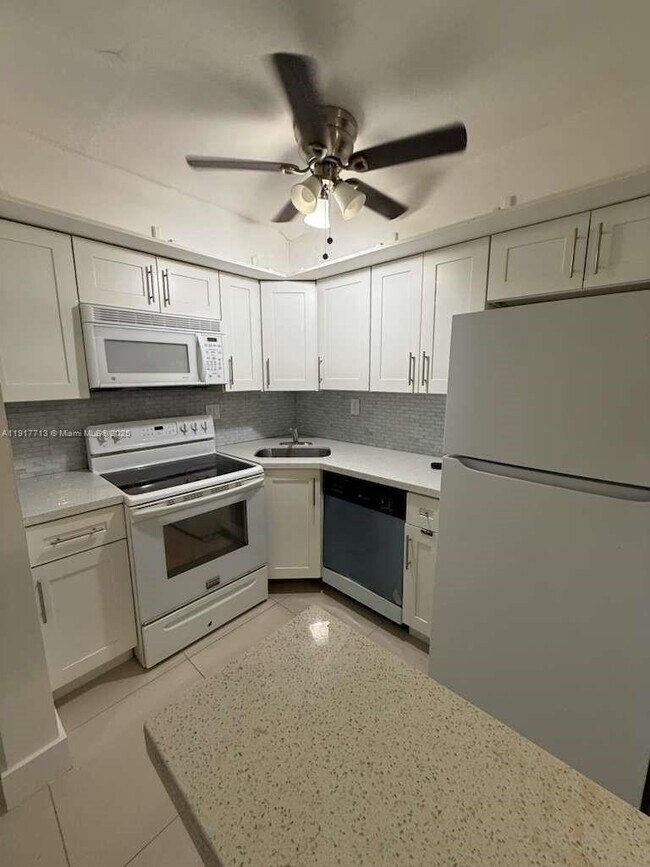 Building Photo - 6200 NE 22nd Way