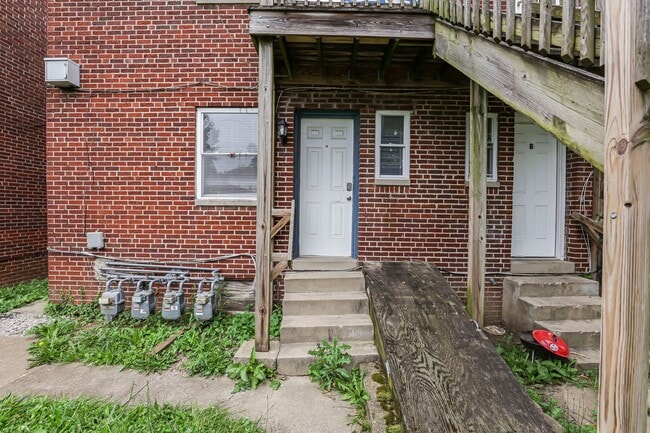 Building Photo - 987 Lilley Ave