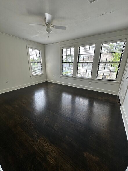 Building Photo - 772 Lakeland Dr