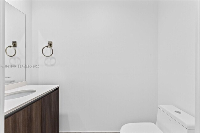 Building Photo - 488 NE 18th St