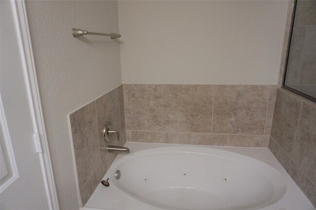 Building Photo - 12950 Shady Grove Ln