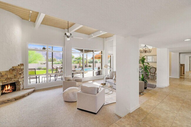 Building Photo - Beautiful 5 bed/4 bath + Den in Desirable Paradise Valley