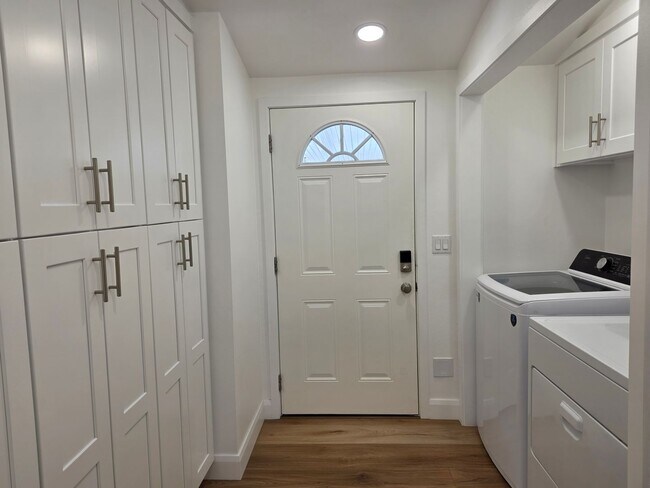 Building Photo - Beautifully remodeled 3 bed/2 bath Manufac...