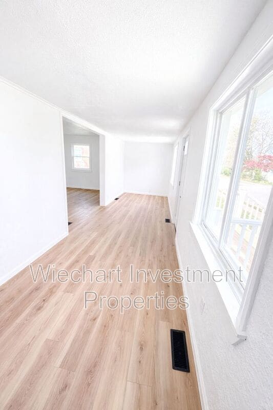 Building Photo - 409 Gibbs Ave