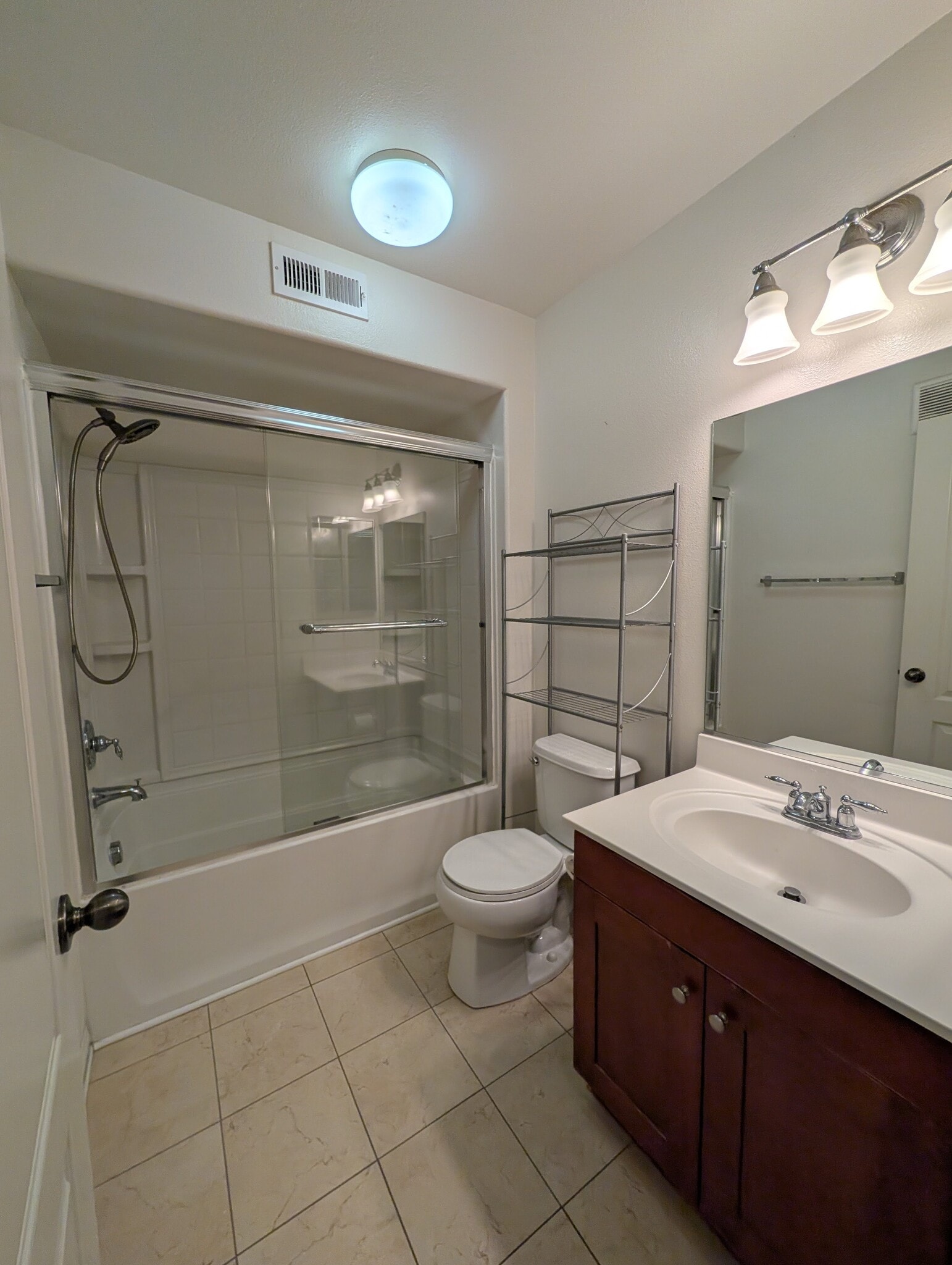 1st Floor Bathroom - 3542 Shoreline Bluff Lane