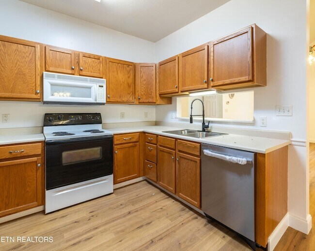 Building Photo - 7037 Wakan Ln