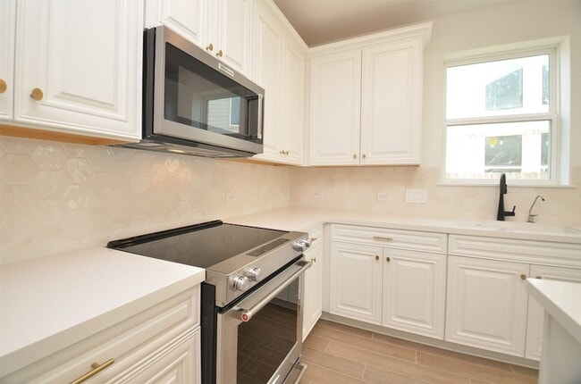 Building Photo - 5631 Pearl Vis Dr