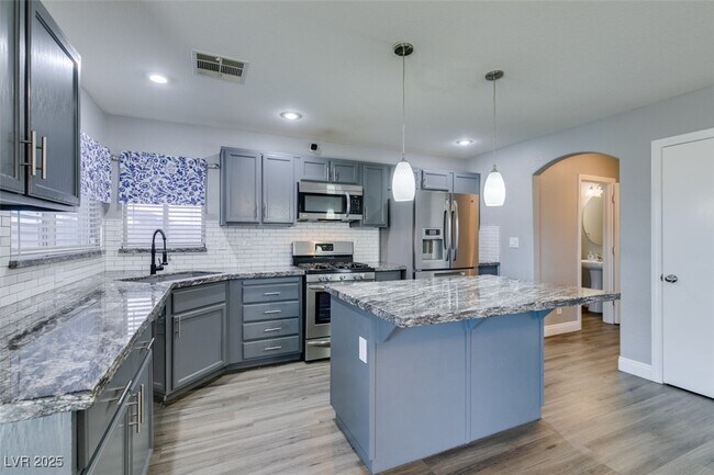 Building Photo - 9157 S Sleeping Tree St