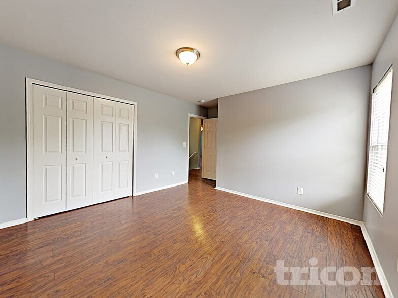 Building Photo - 4312 Larkhaven Village Dr