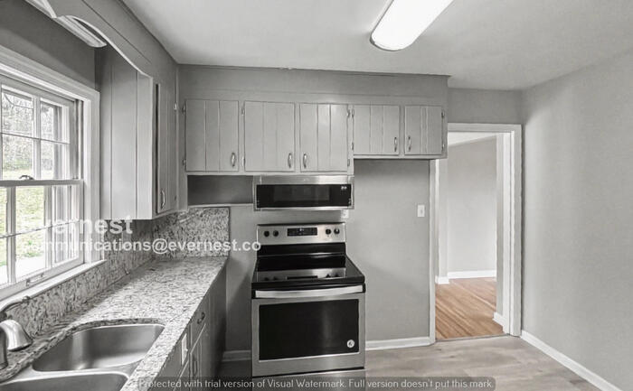 Building Photo - 906 McHann Dr