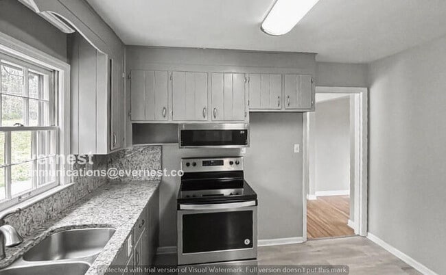 Building Photo - 906 McHann Dr