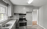 Building Photo - 906 McHann Dr