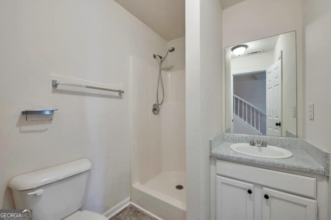 Building Photo - 6338 Hickory Ln Cir