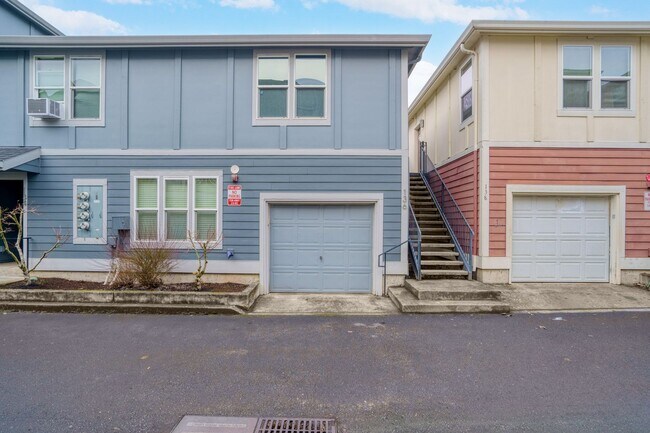 Building Photo - Cozy Studio Apartment in SE Portland w/ Laundry
