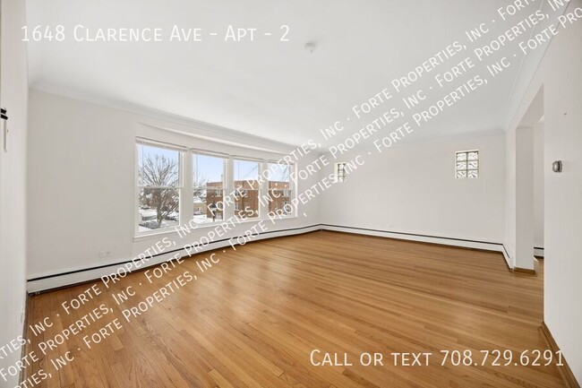 Building Photo - Massive 4-Bed, 2-Bath Apartment in Berwyn ...