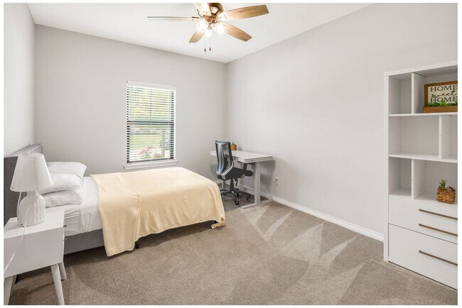 Building Photo - IMMEDIATE MOVE IN Spacious 3 Bedroom 2.5 B...
