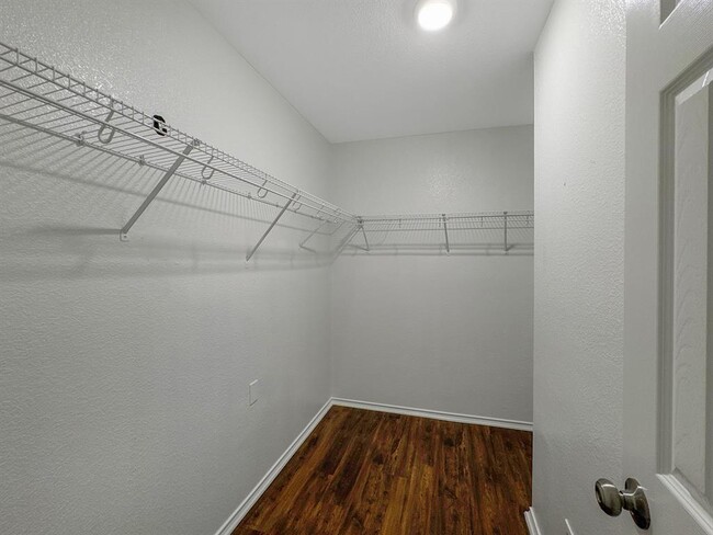 Building Photo - 1010 Whitley Dr
