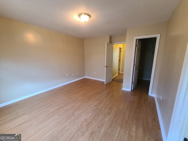 Building Photo - 6702 Teresa Ln