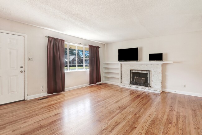 Building Photo - 1711 Rose St