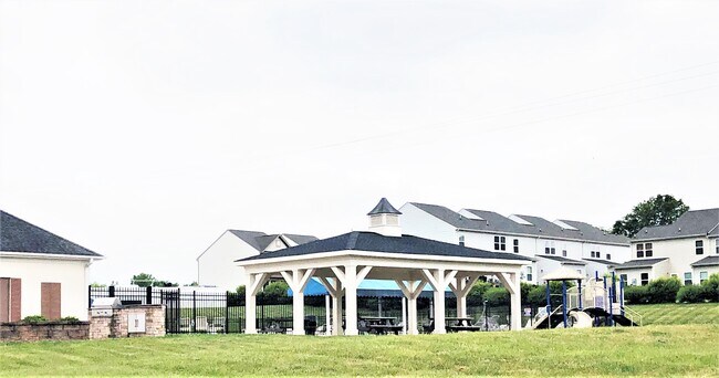 Outdoor amenities - 113 Brookshire Ln