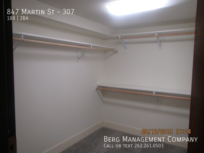Building Photo - 847 Martin St