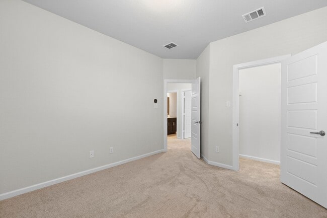 Building Photo - Spacious and Modern Rental Home Available!