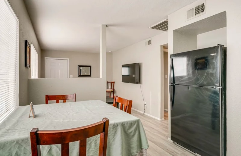 Building Photo - 1444 S 13th Ave