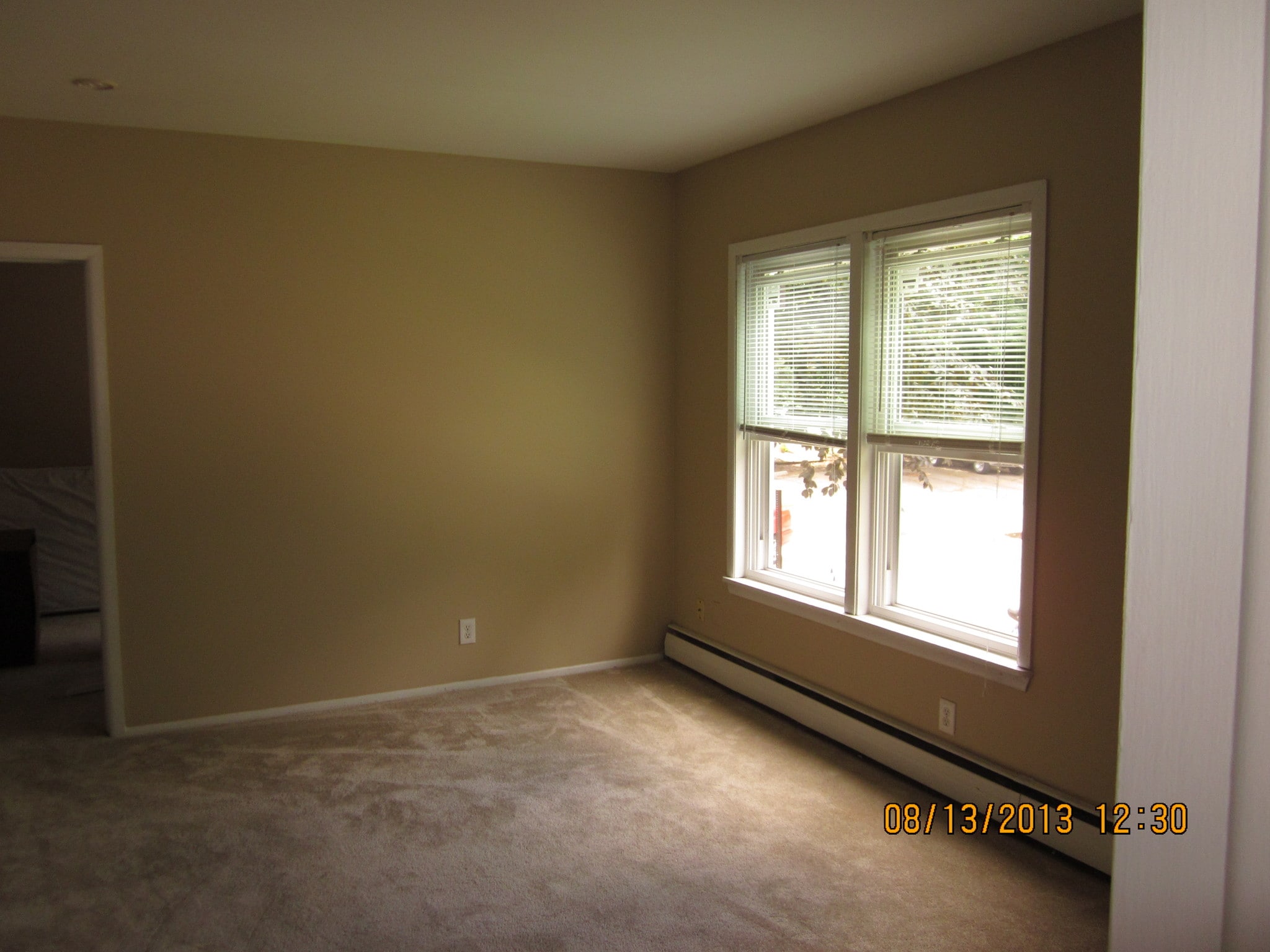 living room - 955 Abbot Rd