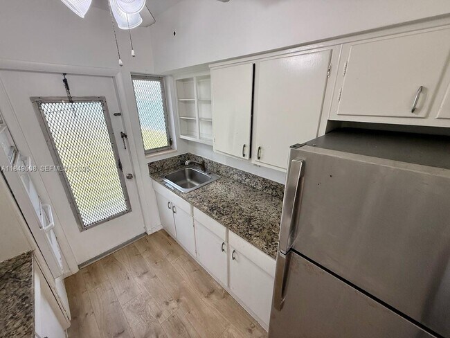 Building Photo - 7921 East Dr