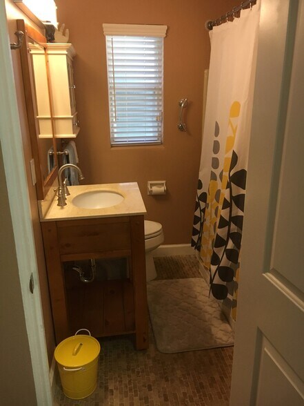 Bathroom - 5540 Gable Lane