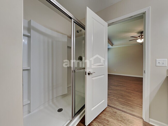 Building Photo - 321 Iveson Rd