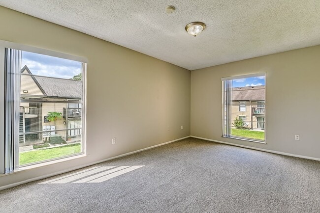 Building Photo - Foxcroft Apartments