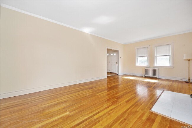 Building Photo - 20 Point Crescent