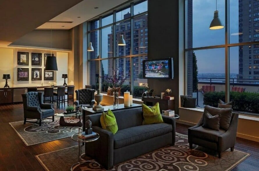 Building Photo - Washington Street